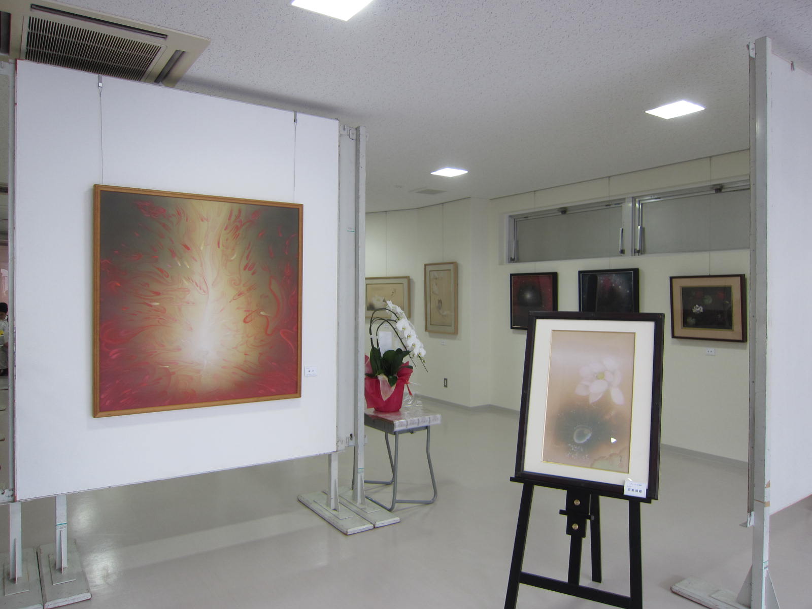 第57回 花岡哲象絹本日本画展を開催中です - 岡谷美術考古館ブログ